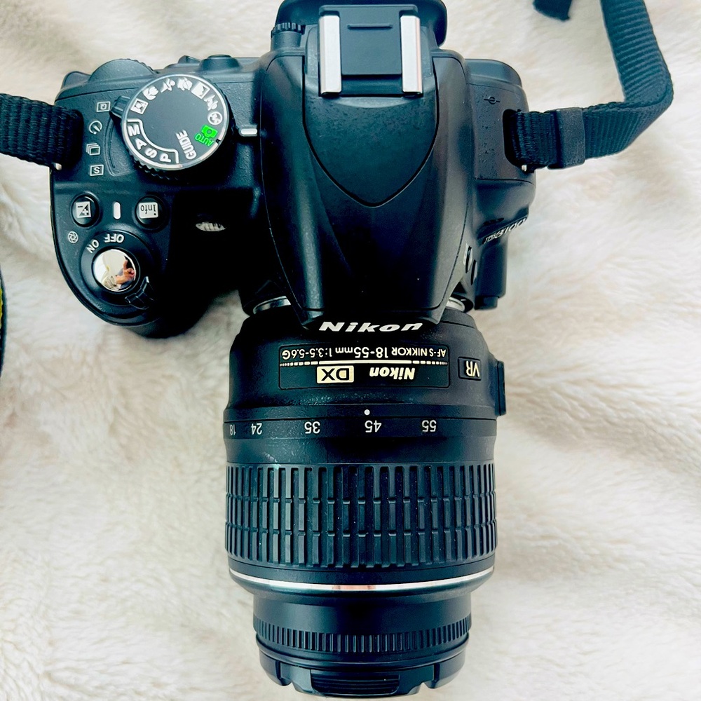 Nikon DSLR D3100 free bag